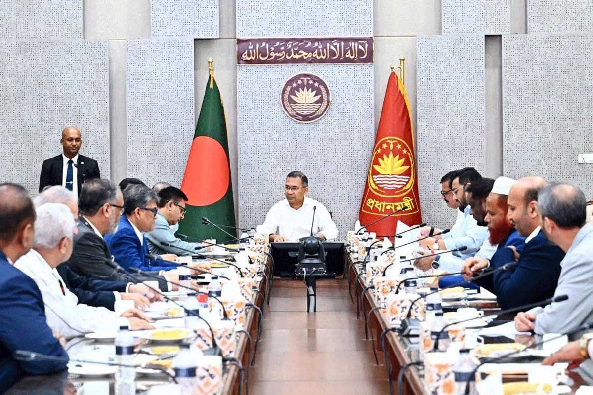 চা শিল্পের বিকাশে সর্বাত্মক সহযোগিতার আশ্বাস প্রধানমন্ত্রীর