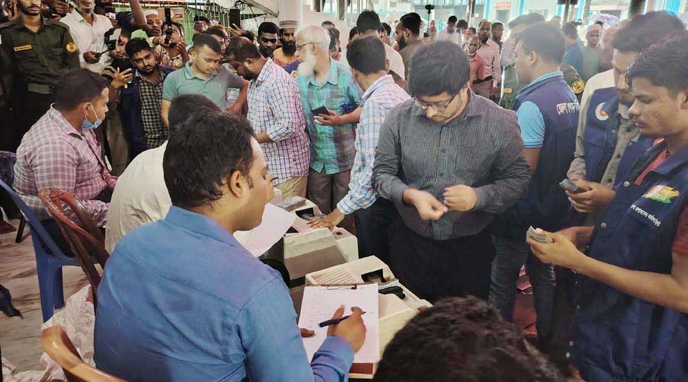 শাহজালালের মাজারের দানবাক্সে এবার পাওয়া গেল যত টাকা
