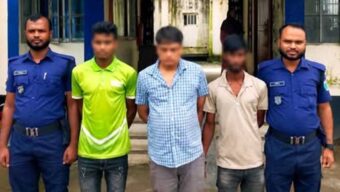 জকিগঞ্জে ডিস্ট্রিবিউশন প্রতিষ্ঠানের গাড়ি থামিয়ে ছি ন তা ই