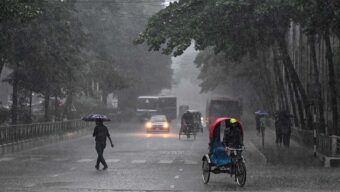 সিলেটে রাতে বজ্রসহ বৃষ্টি হতে পারে