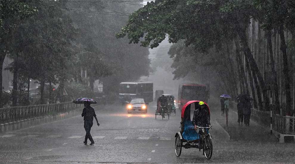 সিলেটে রাতে বজ্রসহ বৃষ্টি হতে পারে