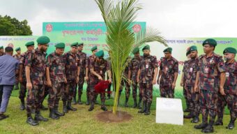 পিলখানায় বৃক্ষরোপণ কর্মসূচির উদ্বোধন বিজিবি মহাপরিচালকের