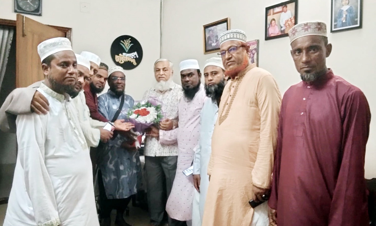 মহানগর বিএনপির সভাপতি নাসিম হোসাইনকে সিলেট জেলা ওলামা দলের ফুলেল শুভেচ্ছা
