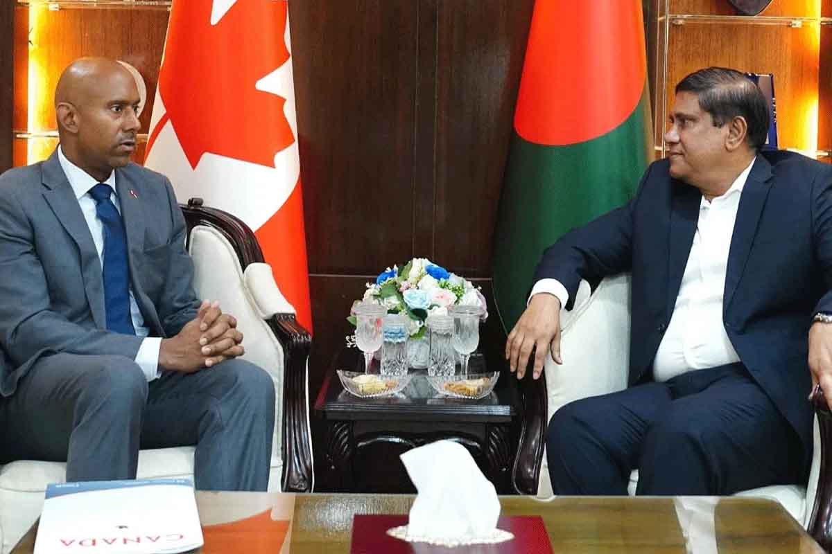 প্রধানমন্ত্রীর প্রতিরক্ষা উপদেষ্টার সঙ্গে কানাডার হাইকমিশনারের সাক্ষাৎ