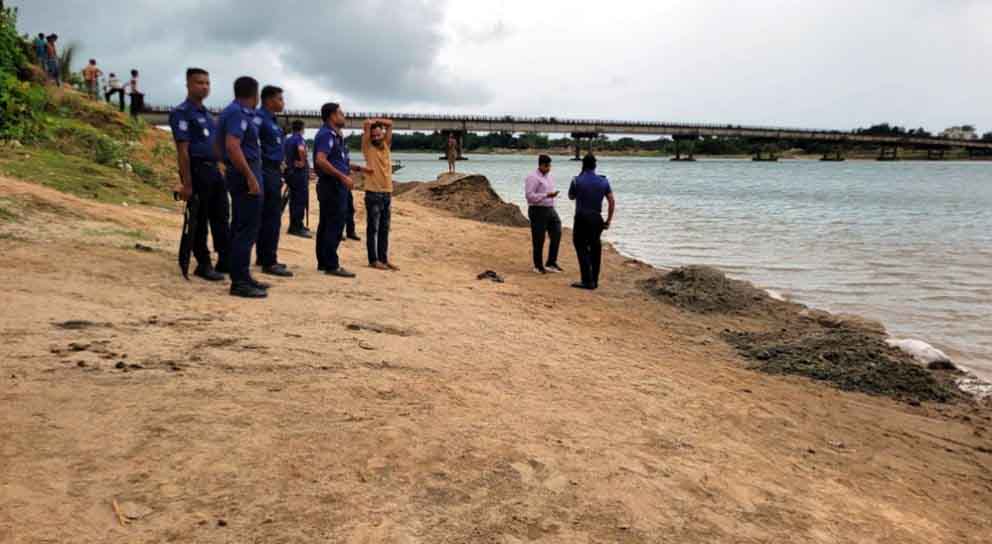 কোম্পানীগঞ্জে বালু উত্তোলনের বি রু দ্ধে অ ভি যা ন