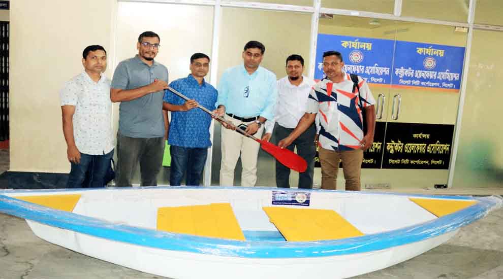 এফআইভিডিবি’র পক্ষ থেকে ওয়ার্ড দূর্যোগ ব্যবস্থাপনা কমিটিকে নৌকা প্রদান