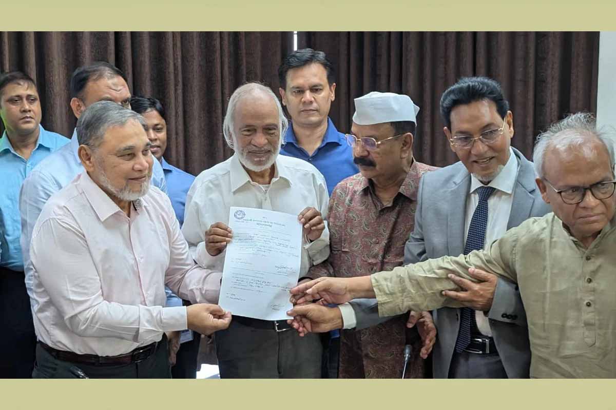 রাষ্ট্রপতি পদে মির্জা ফখরুলের মনোনয়নপত্র দাখিল করল বিএনপি