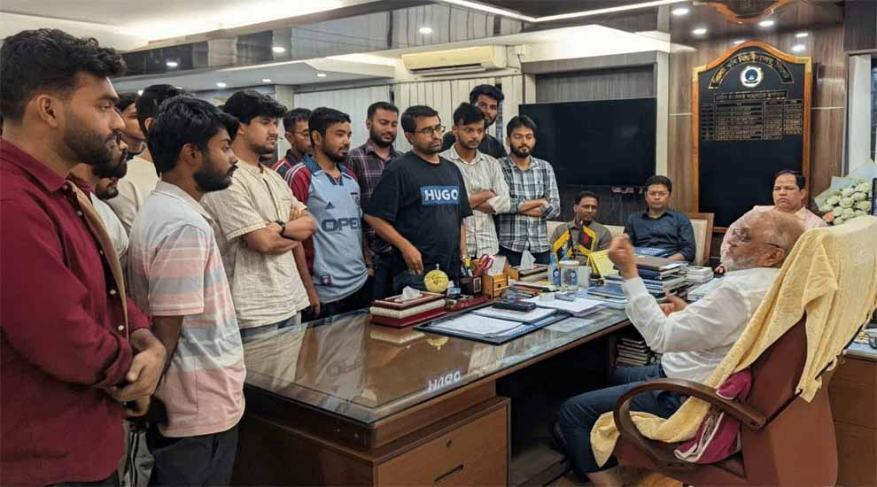 সিকৃবির হলগুলোতে বিদ্যুৎ বিভ্রাট, শিক্ষার্থীদের চরম দু র্ভো গ