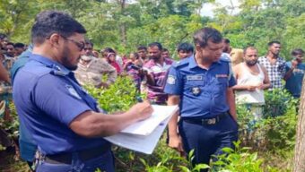 চা-বাগানের নিম গাছে ঝু/ল*ছি*ল নব দম্পতির ম র দে হ