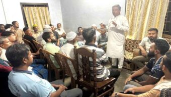 হযরত শাহ তৈয়ব ছয়লানী (রহ.) মাজার ওয়াকফ এস্টেট মসজিদের মোতাওয়াল্লী আবেদ রাজার মতবিনিময়
