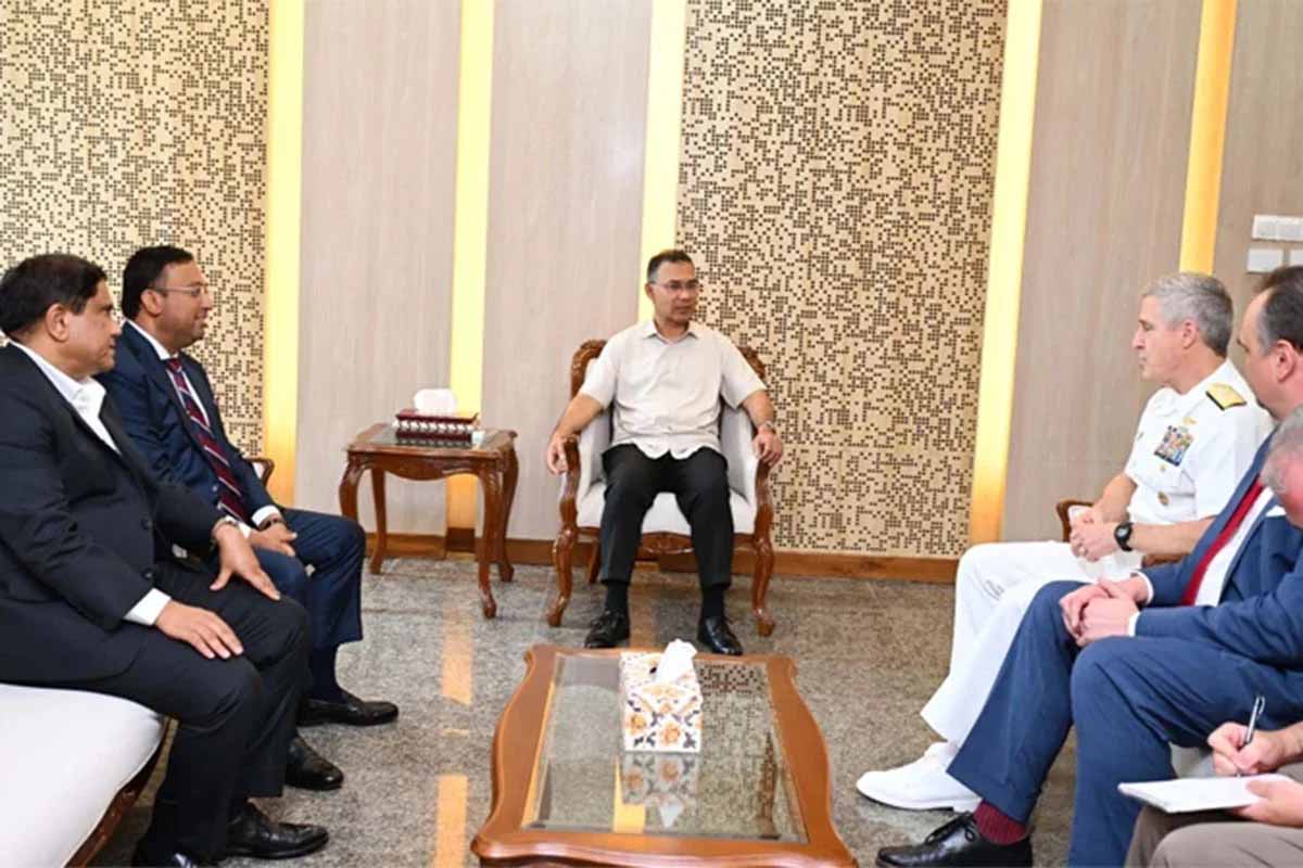 প্রধানমন্ত্রীর সঙ্গে মার্কিন নৌবহরের কমান্ডারের সাক্ষাৎ