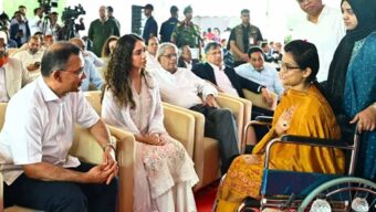 জুলাই গণঅভ্যুত্থানে আহত যোদ্ধা মিতুর খোঁজ নিলেন প্রধানমন্ত্রী