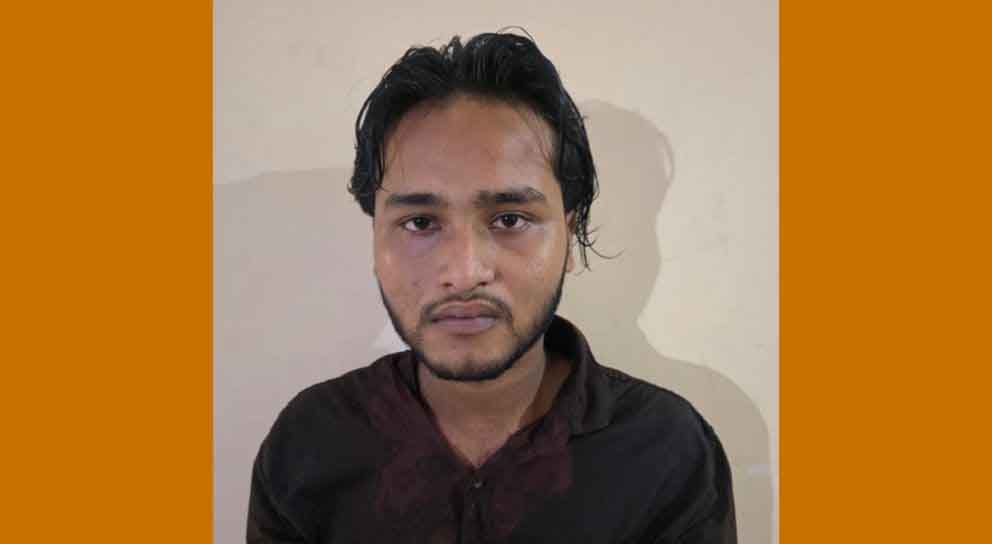 সিলেটে অ স্ত্রে র মহড়া, গ্রে ফ তা র যুবক