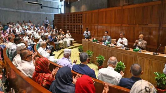 প্রধানমন্ত্রীর সভাপতিত্বে সরকারদলীয় এমপিদের বৈঠক অনুষ্ঠিত