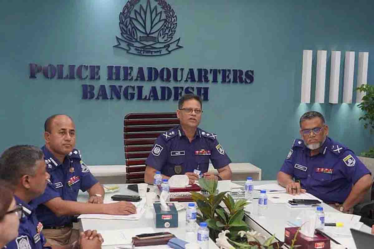 দুর্গাপূজায় নিরাপত্তা নিশ্চিতের নির্দেশ আইজিপির