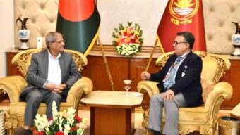 রাষ্ট্রপতির সঙ্গে জাতীয় বিশ্ববিদ্যালয়ের উপাচার্যের সাক্ষাৎ