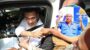 ক্ষণিকের দেখায় এক অনন্য নিঃস্বার্থ বন্ধন