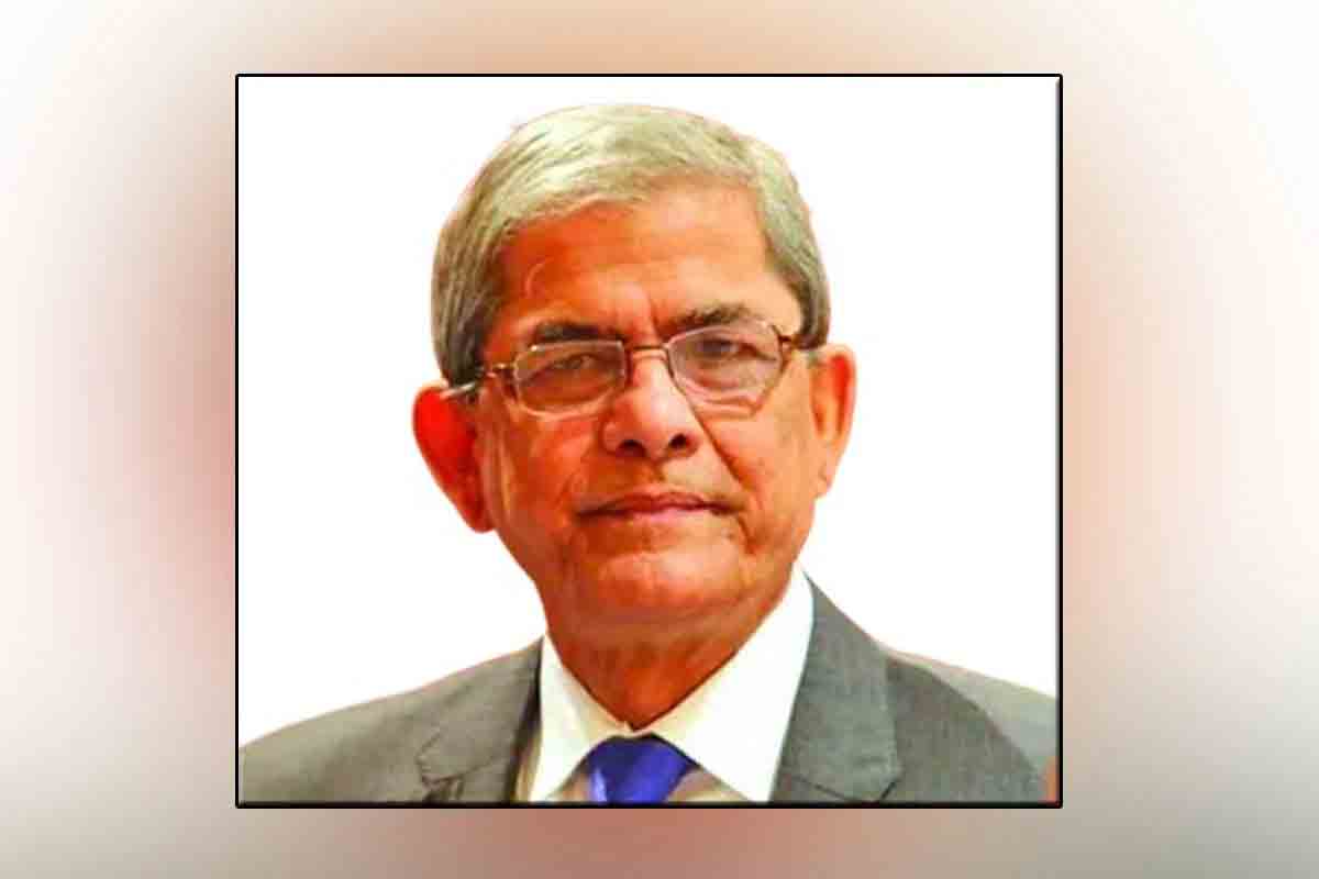 ঠাকুরগাঁওয়ে বাবা-মায়ের কবর জিয়ারত করলেন রাষ্ট্রপতি মির্জা ফখরুল