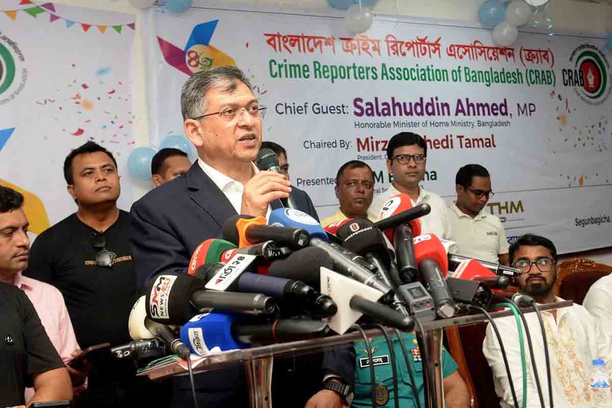 সমাজ ও রাষ্ট্র গঠনে ক্রাইম রিপোর্টারদের দায়িত্বশীল ভূমিকা পালনের আহ্বান স্বরাষ্ট্রমন্ত্রীর