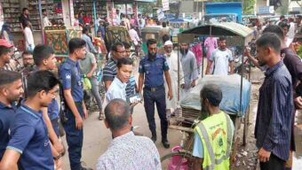 হবিগঞ্জে ফুটপাতের শতাধিক অবৈধ স্থাপনা উ চ্ছে দ