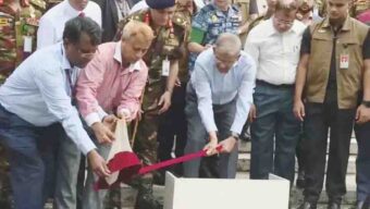 বঙ্গভবনের সিংহ পুকুরে মাছের পোনা অবমুক্ত করলেন রাষ্ট্রপতি