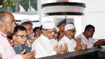 হযরত শাহজালাল ও শাহপরাণের মাজার জিয়ারত করলেন রাষ্ট্রপতি