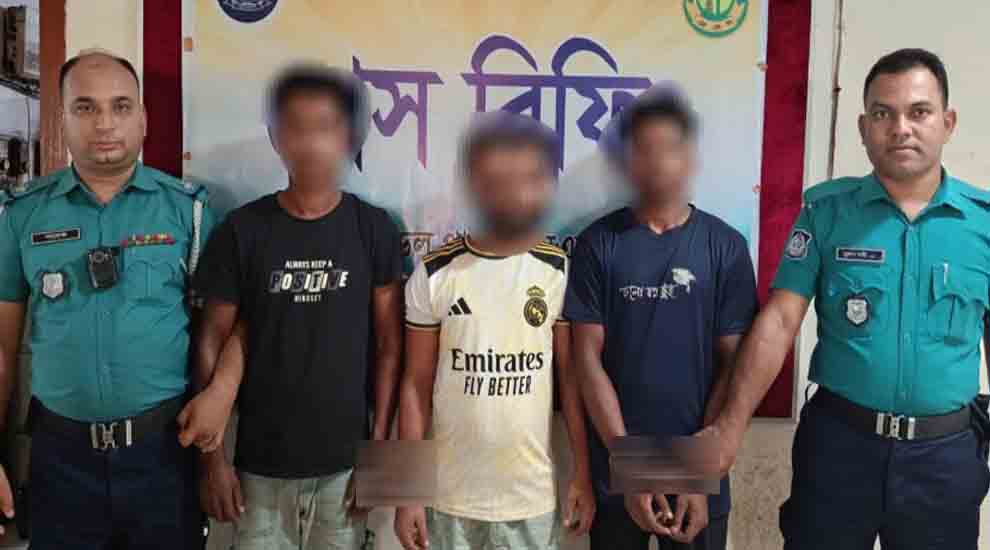 সিলেটে ৩ যুবকের কাছে যা পেল পুলিশ