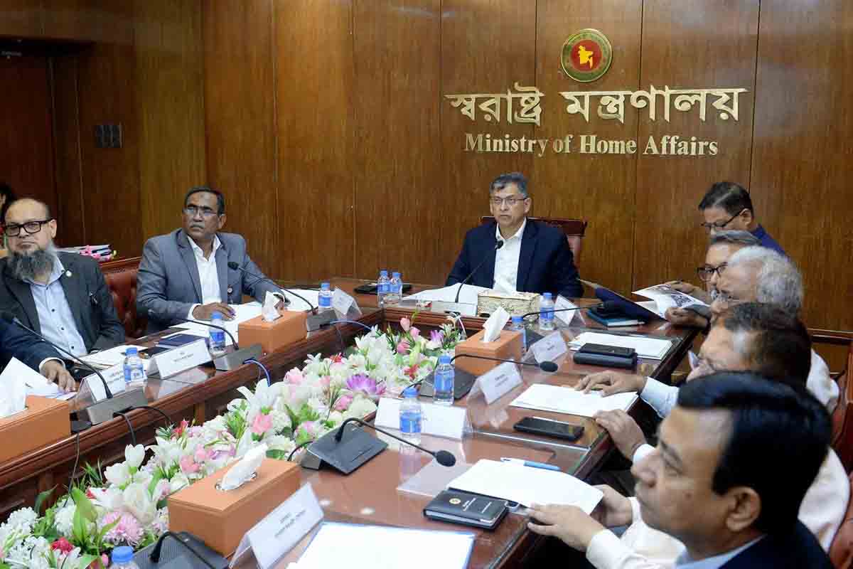 স্বরাষ্ট্রমন্ত্রী সালাহউদ্দিন আহমদ বলেন