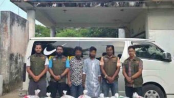 সিলেটে মাইক্রোবাস থামিয়ে যা পেল ডিবি