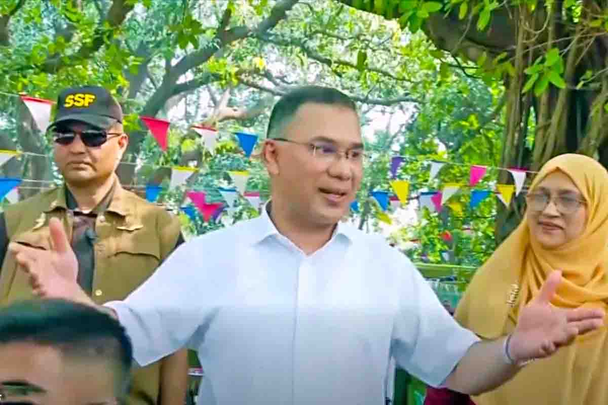 নিজ কলেজ প্রাঙ্গণে গেলেন প্রধানমন্ত্রী, শিক্ষার্থীদের দিলেন দেশ গড়ার বার্তা
