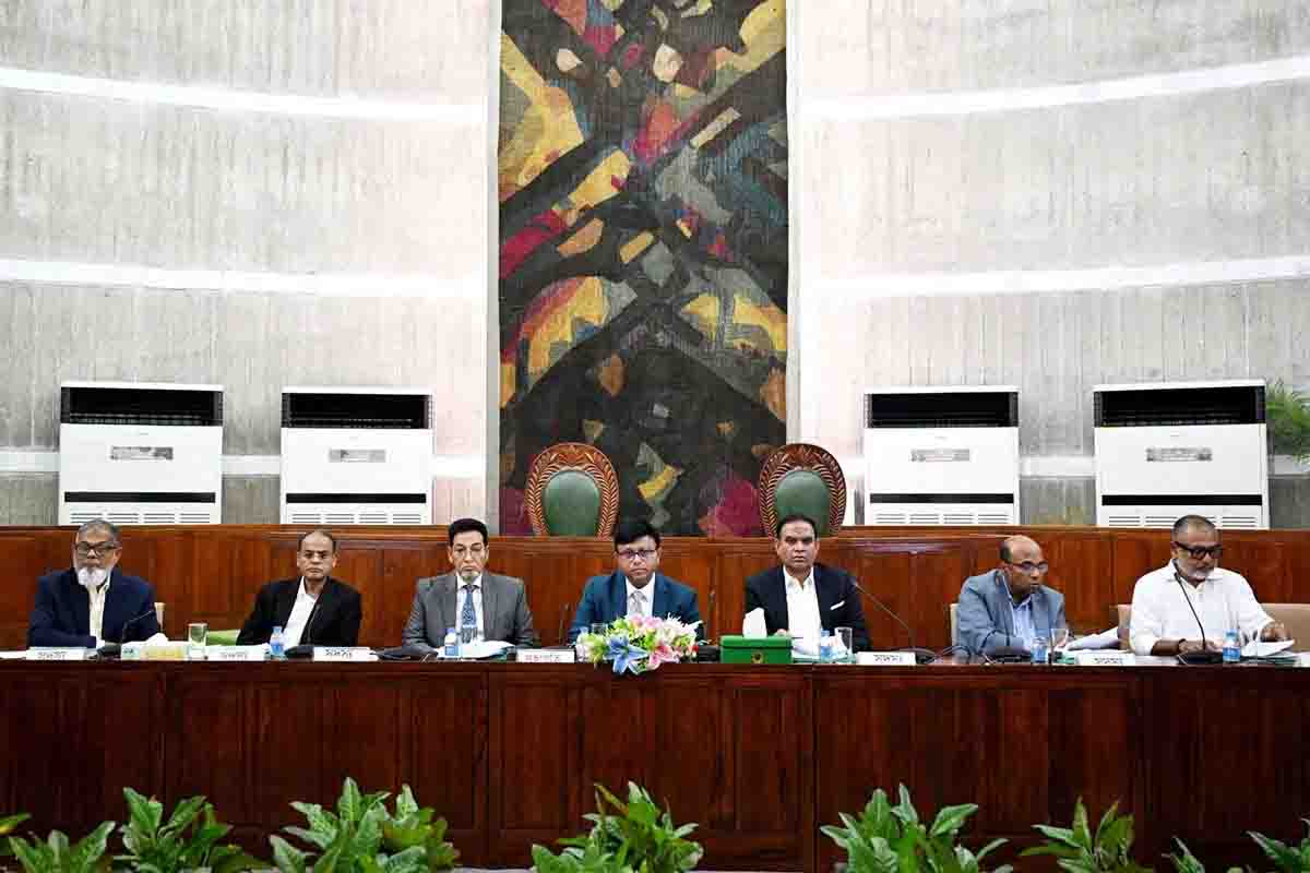 প্রতিরক্ষা ব্যবস্থা শক্তিশালী করতে প্রয়োজনীয় পদক্ষেপের সুপারিশ