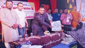 কমলগঞ্জে দুর্গোৎসবে শতাধিক পরিবারের মাঝে বস্ত্র বিতরণ