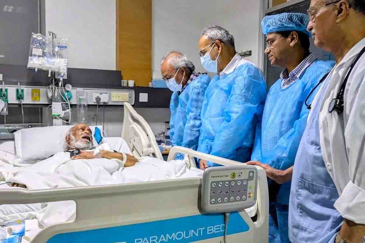 এলজিআরডিমন্ত্রীকে দেখতে হাসপাতালে রিজভী