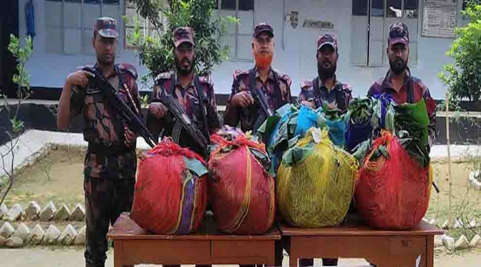 সিলেট সীমান্তে জ ব্দ ৯ লক্ষাধিক টাকার পণ্য