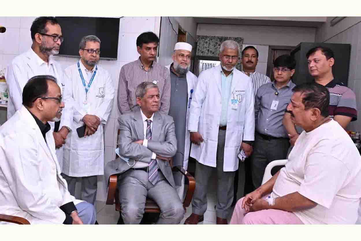 চিকিৎসাধীন ভূমিমন্ত্রীকে দেখতে গেলেন রাষ্ট্রপতি