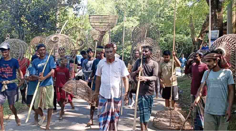 কমলগঞ্জে ধলাই নদীতে ‘পলো উৎসব’