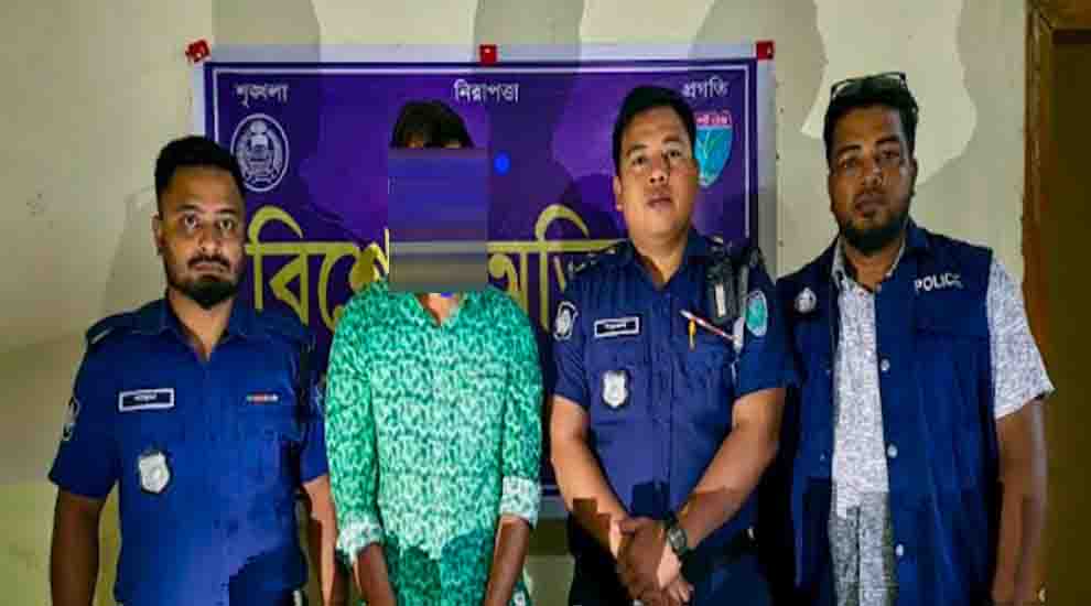 দোয়ারাবাজারে বিদেশি ম দ সহ একজনকে পুলিশে দিলেন জনতা